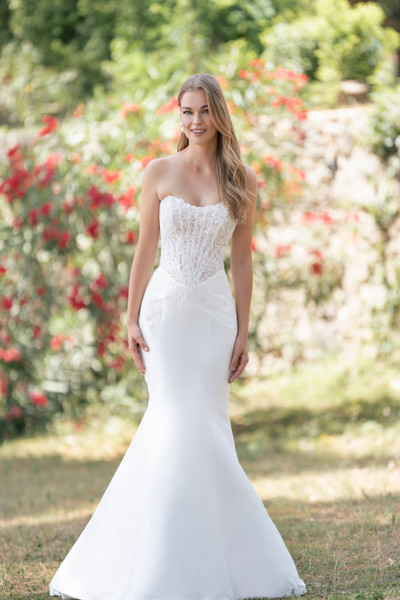 allure bridals Bridal Allure Romance R3809