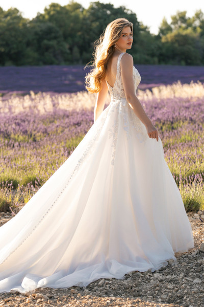 Allure Bridals Bridal Allure Romance R3810
