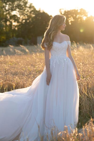 Allure Bridals Bridal Allure Romance R3812