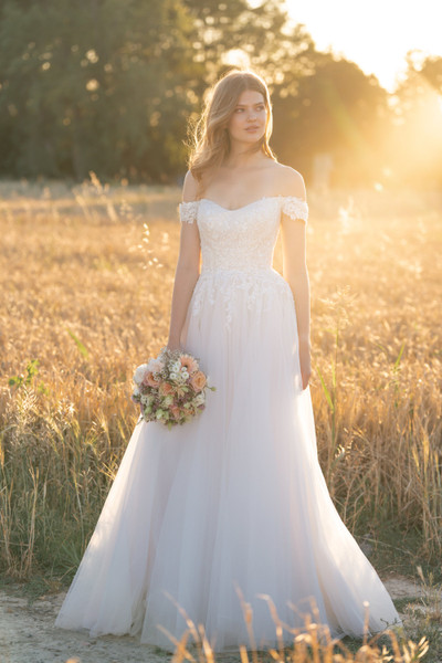 allure bridals Bridal Allure Romance R3812