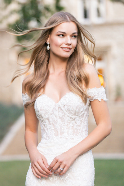 Allure Bridals Bridal Allure Romance R3813
