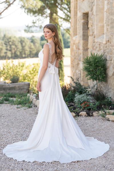 Allure Bridals Bridal Allure Romance R3814