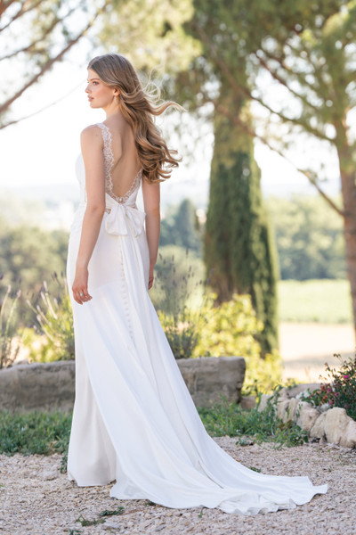 Allure Bridals Bridal Allure Romance R3814
