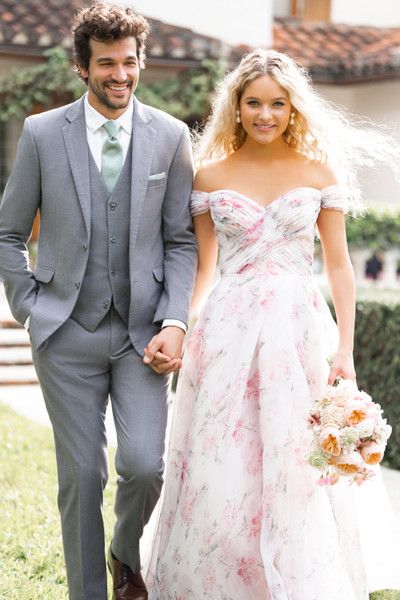 Allure Bridals Bridal Allure Romance R3850