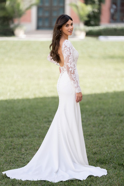 Allure Bridals Bridal Allure Romance R3851