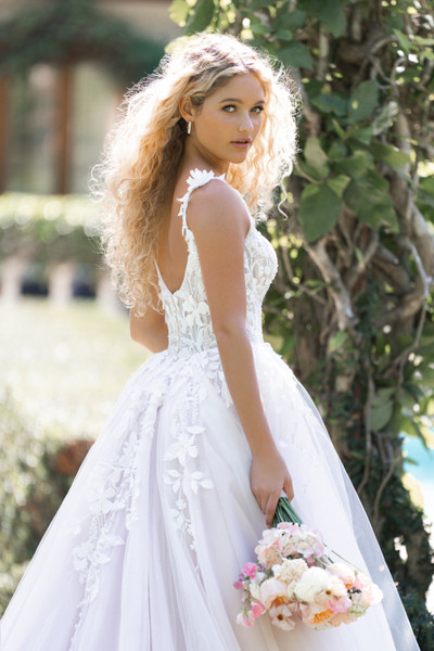 Allure Bridals Bridal Allure Romance R3852