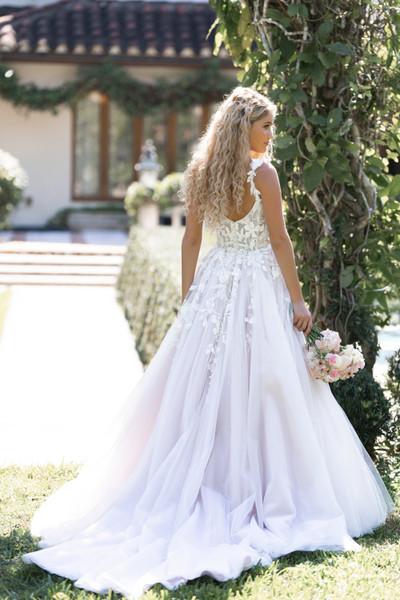 Allure Bridals Bridal Allure Romance R3852