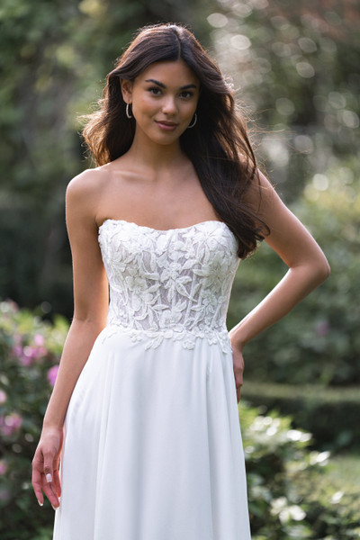 Allure Bridals Bridal Allure Romance R3853