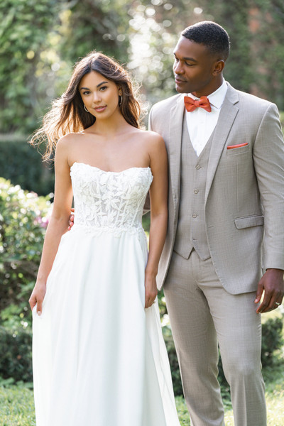 Allure Bridals Bridal Allure Romance R3853