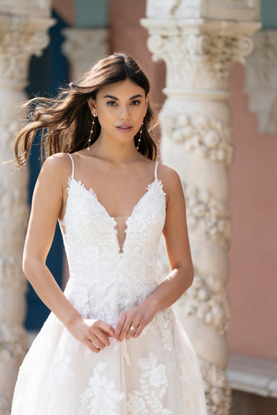 Allure Bridals Bridal Allure Romance R3855
