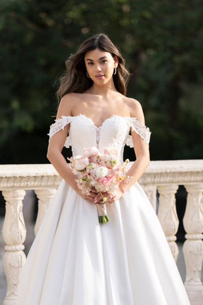 Allure Bridals Bridal Allure Romance R3857