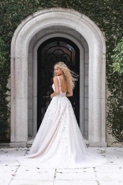Allure Bridals Bridal Allure Romance R3858