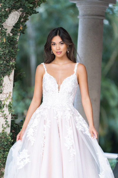Allure Bridals Bridal Allure Romance R3861
