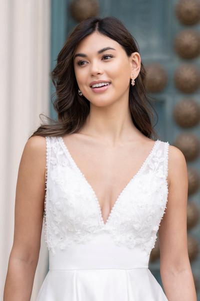 Allure Bridals Bridal Allure Romance R3863NC
