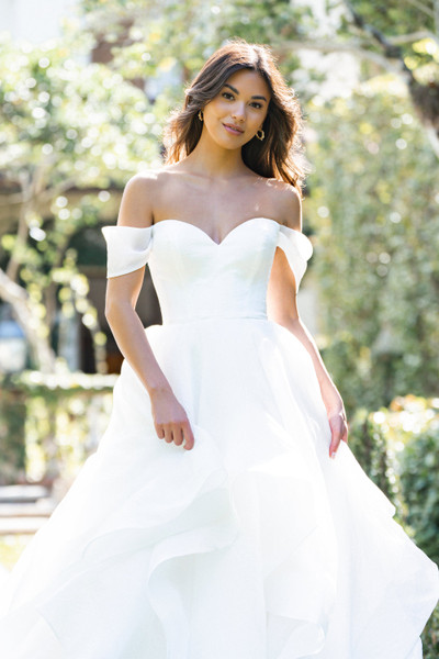 Allure Bridals Bridal Allure Romance R3865