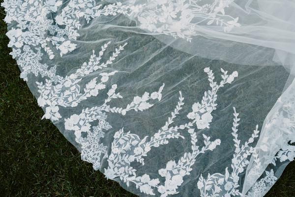 Allure Bridals Dresses Bridal Accessories V040