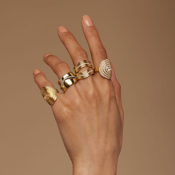 Almasika Stella Diamond Signet Ring