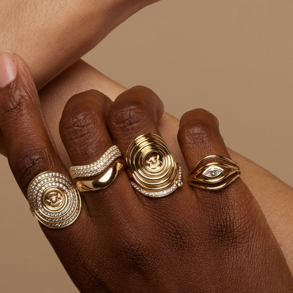 Almasika Stella Diamond Signet Ring