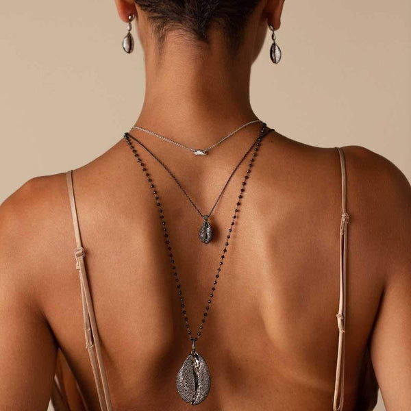 Almasika Le Cauri Endiamanté Black Gold Diamond Très Grand Necklace