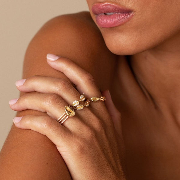 Almasika Le Cauri Endiamanté Gold Triple Shell Band Ring