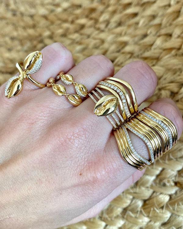 Almasika Le Cauri Endiamanté Pavé Triple Shell Band Ring