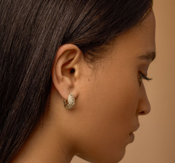 Almasika Veni Diamant Pavé Diamond Medium Hoop Earrings