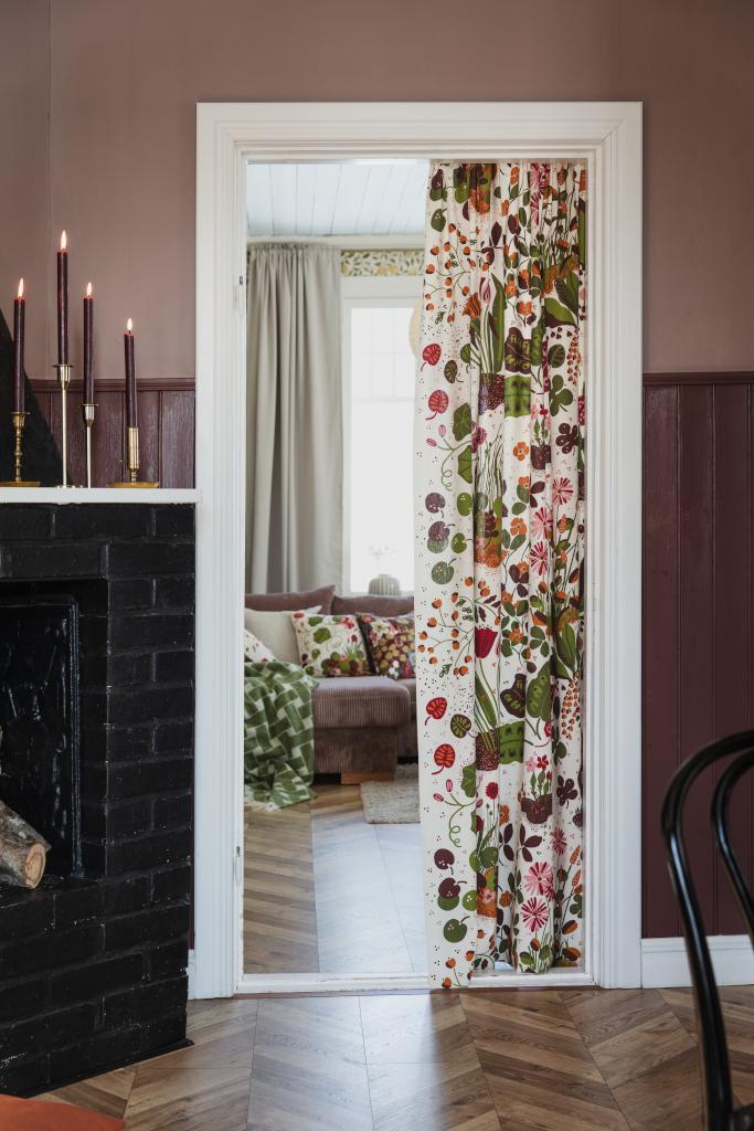 Alo Yoga Ailanthus Fabric Multi 150cm