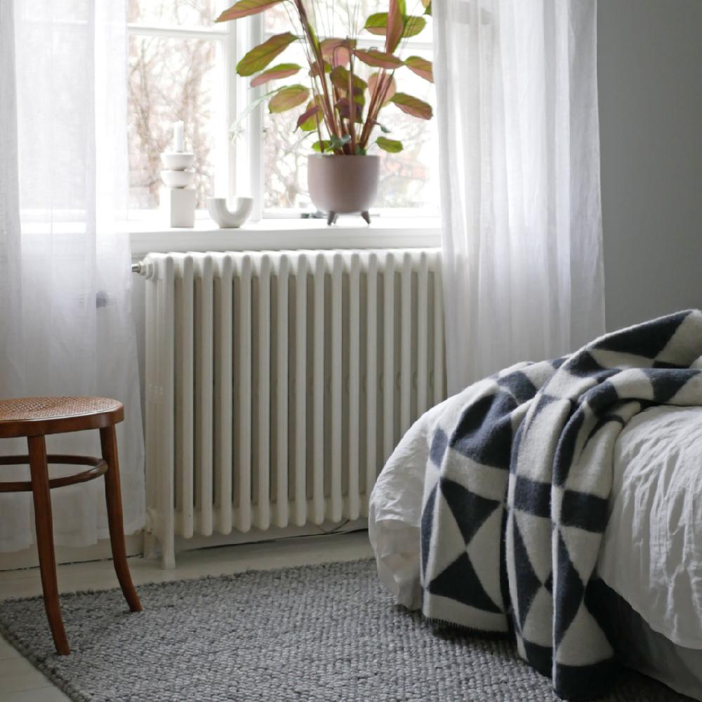 Alo Yoga Bows Blanket Grey