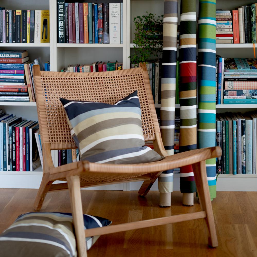 Alo Yoga Flood Oil Cloth Fabric Black