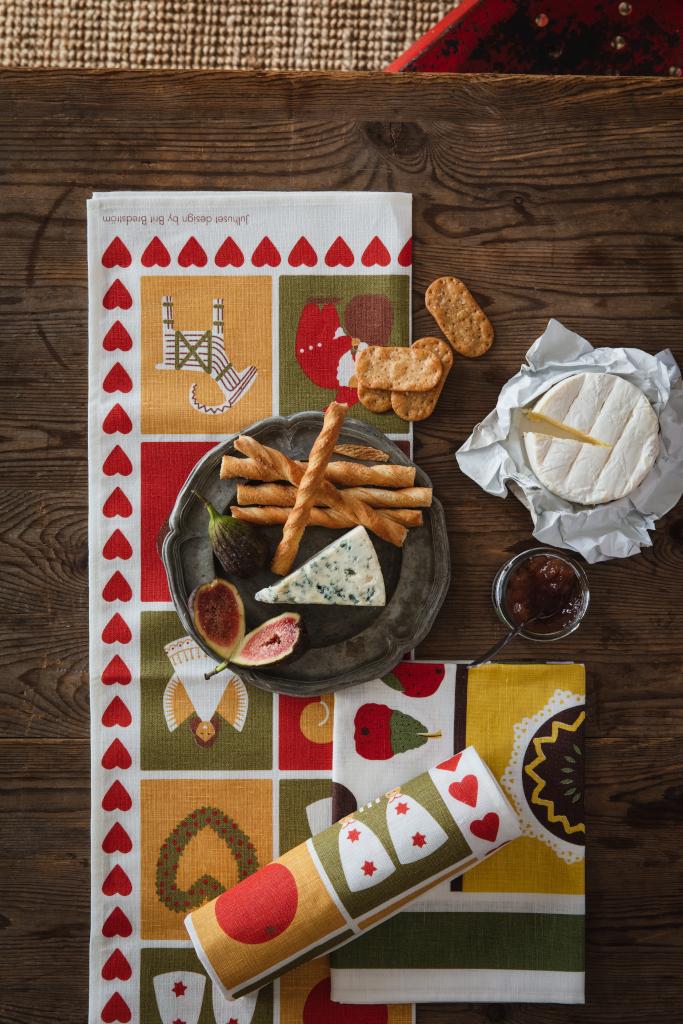 Alo Yoga Julhuset Tea Towel Multi