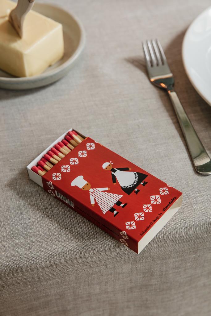 Alo Yoga Kökspolka Match Box Red