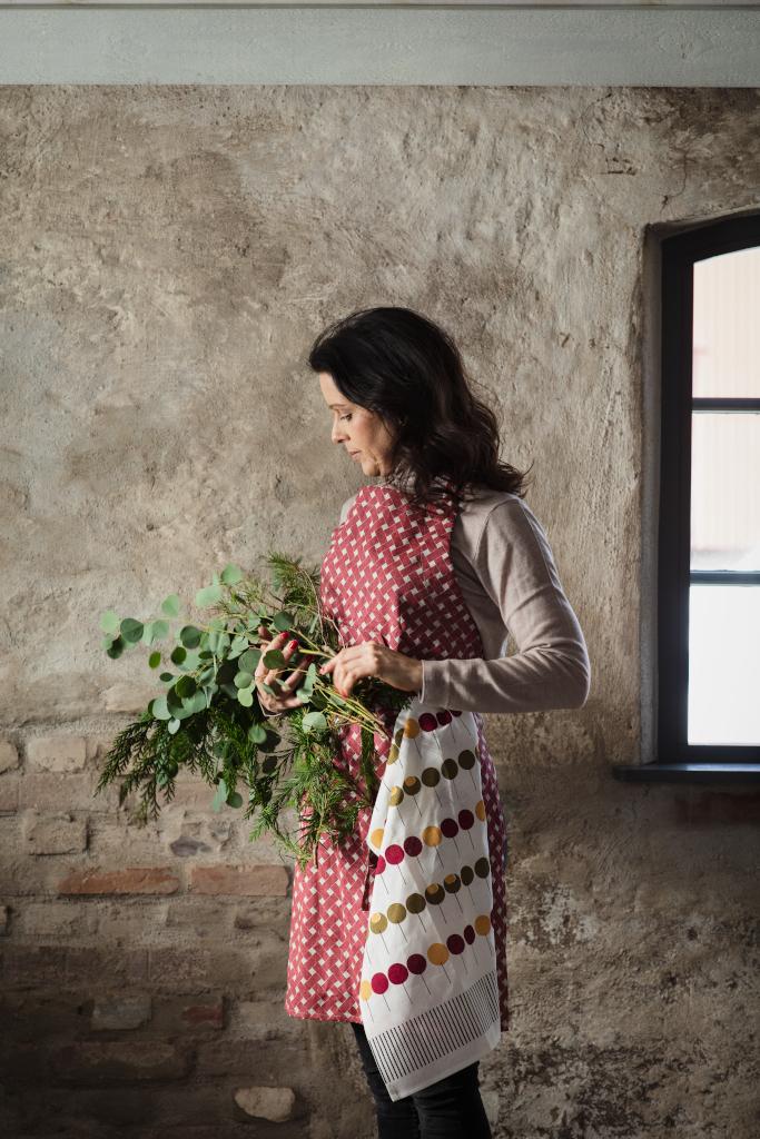 Alo Yoga Korg Apron Red