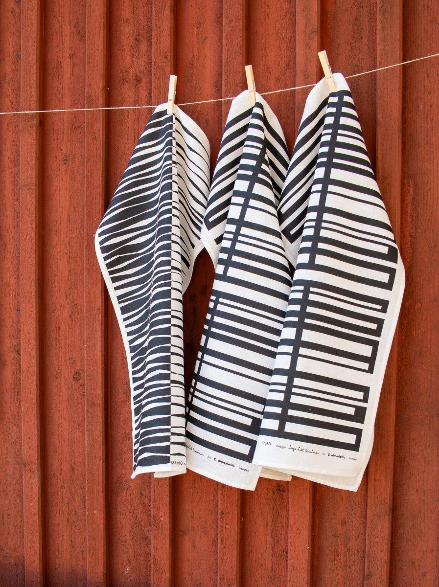 Alo Yoga Mambo Tea Towel Black