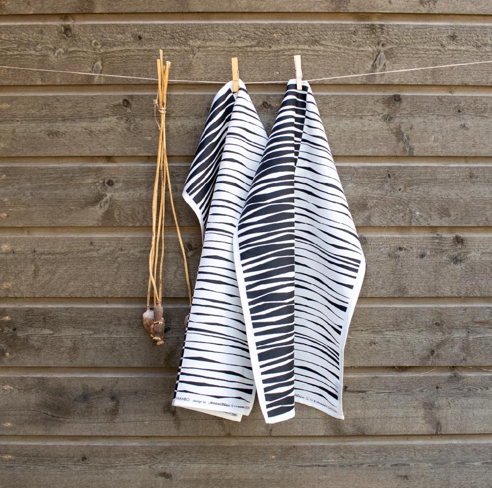 alo yoga Mambo tea towel black