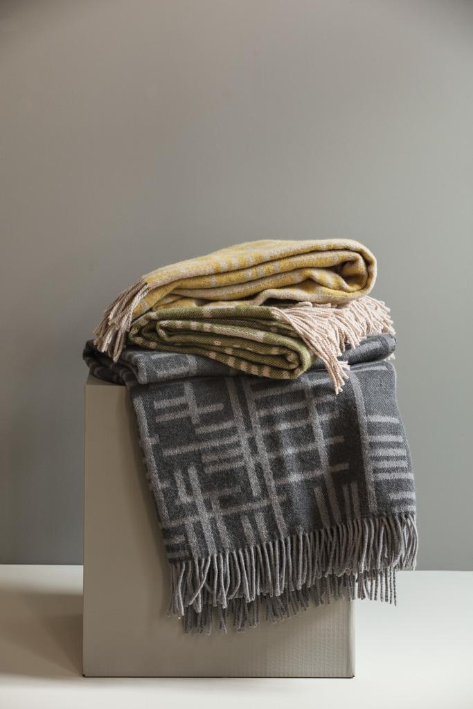 Alo Yoga Pickepin Blanket Moss Green Beige