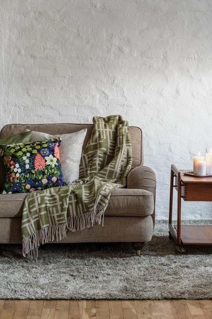 Alo Yoga Pickepin Blanket Moss Green Beige