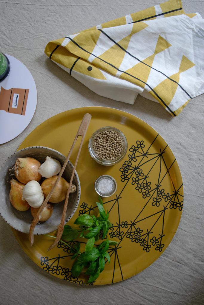 Alo Yoga Picknick Elements Round Tray Ochre 38cm