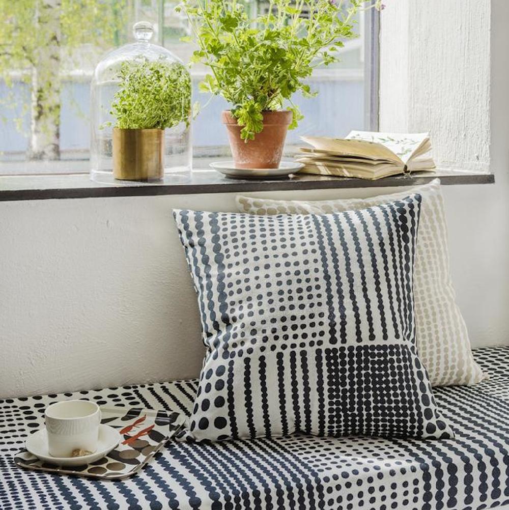 alo yoga Pricktyg cushion cover black 47x47cm