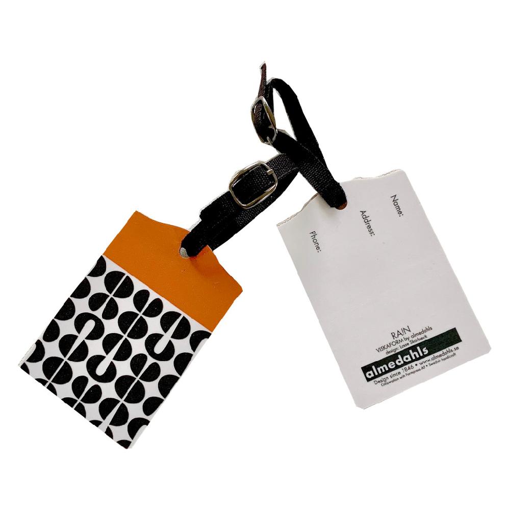 alo yoga Rain travel tag