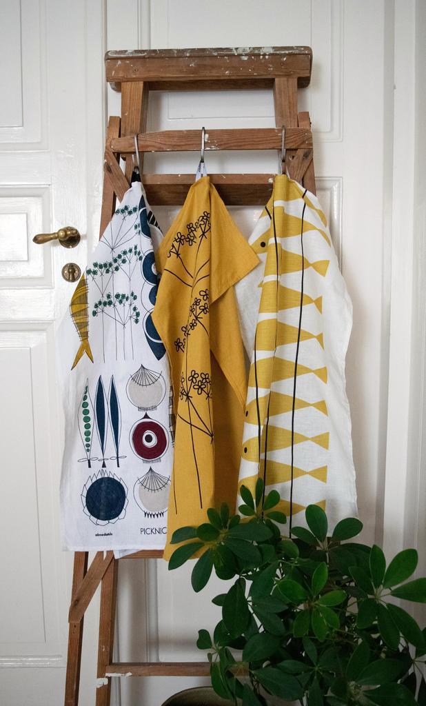 Alo Yoga Sill Tea Towel Ochre