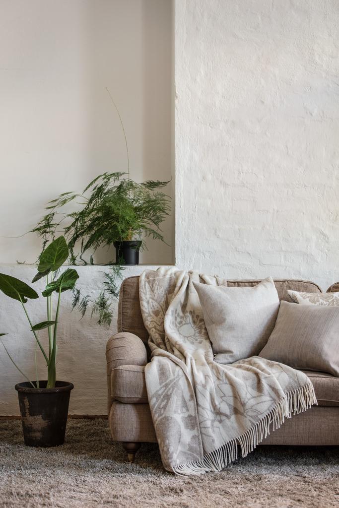 Alo Yoga Skogen Blanket Beige Offwhite