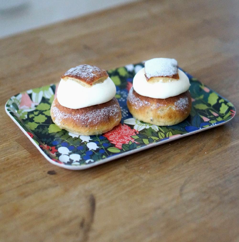 Alo Yoga Skogen Tray Black Green Pink 27x20cm