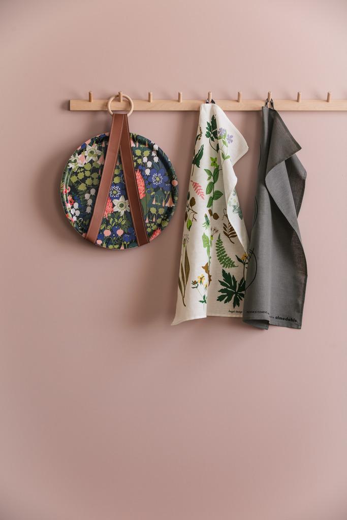 Alo Yoga Skogen Tray Black Green Pink 38cm