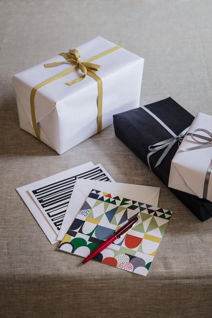 Alo Yoga Snapp Card With Envelope Black