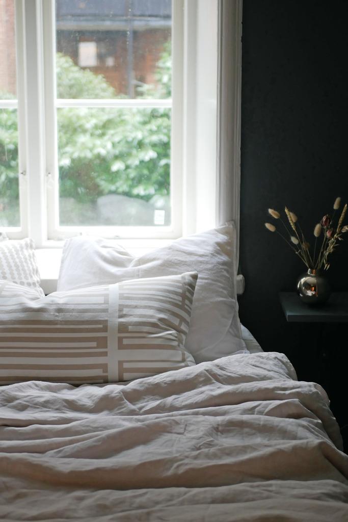 Alo Yoga Snapp Cushion Cover Beige 40x70cm