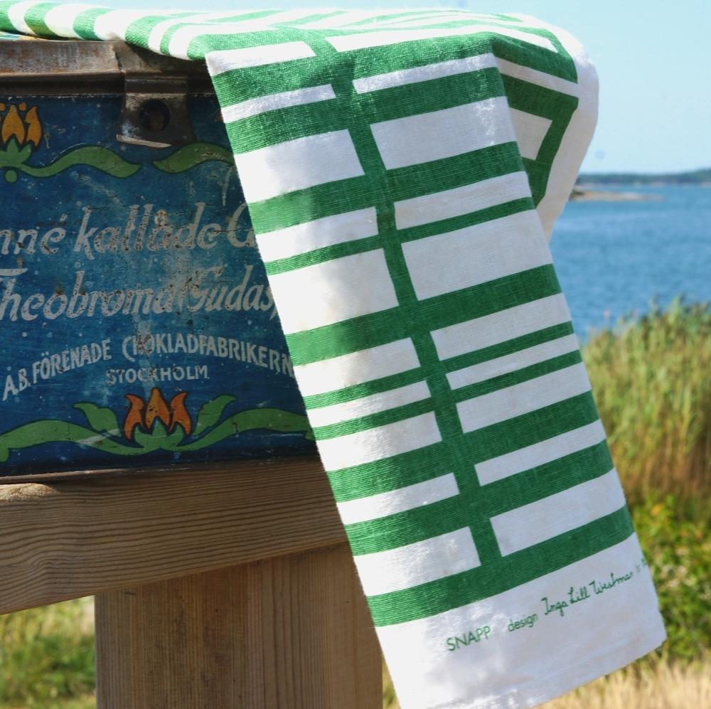 Alo Yoga Snapp Tea Towel Green