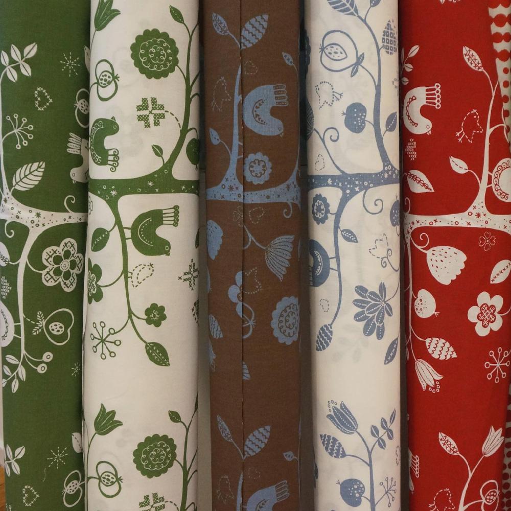 Alo Yoga Fågelsång Fabric By The Metre Red/white Pos 150cm