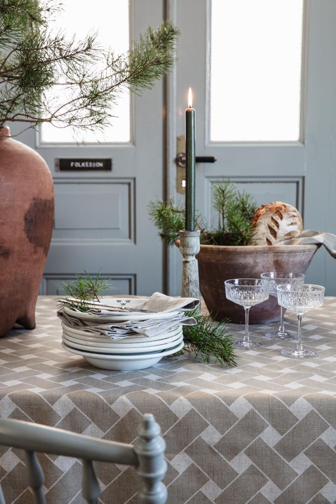 Alo Yoga Korg XL Table Cloth Nature/taupe 145x250 Cm