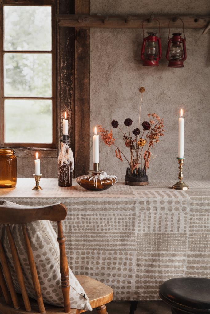 Alo Yoga Pricktyg Table Cloth Nature/taupe 145x250cm