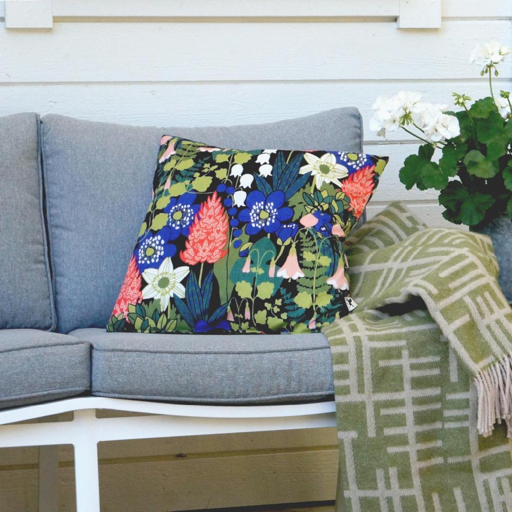 Alo Yoga Skogen Cushion Cover Black Green Pink 47x47cm